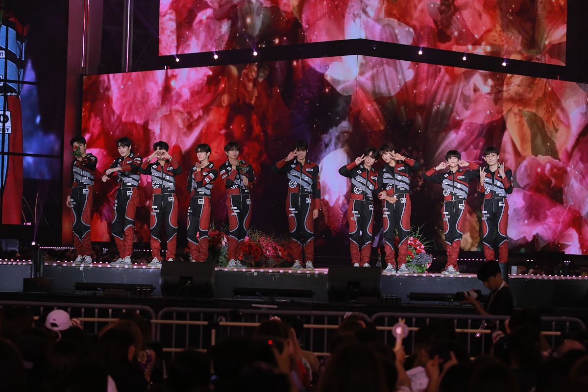 开云体育入口-包含LPL决赛震撼开打,巅峰对决引爆全场的词条