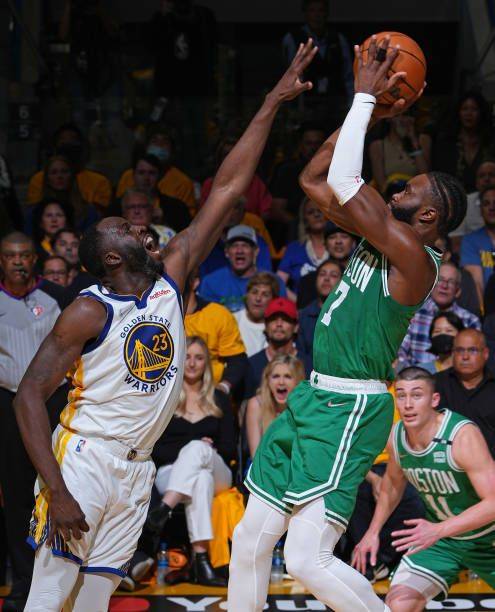 勇士碾压山东队，塔图姆带队取胜