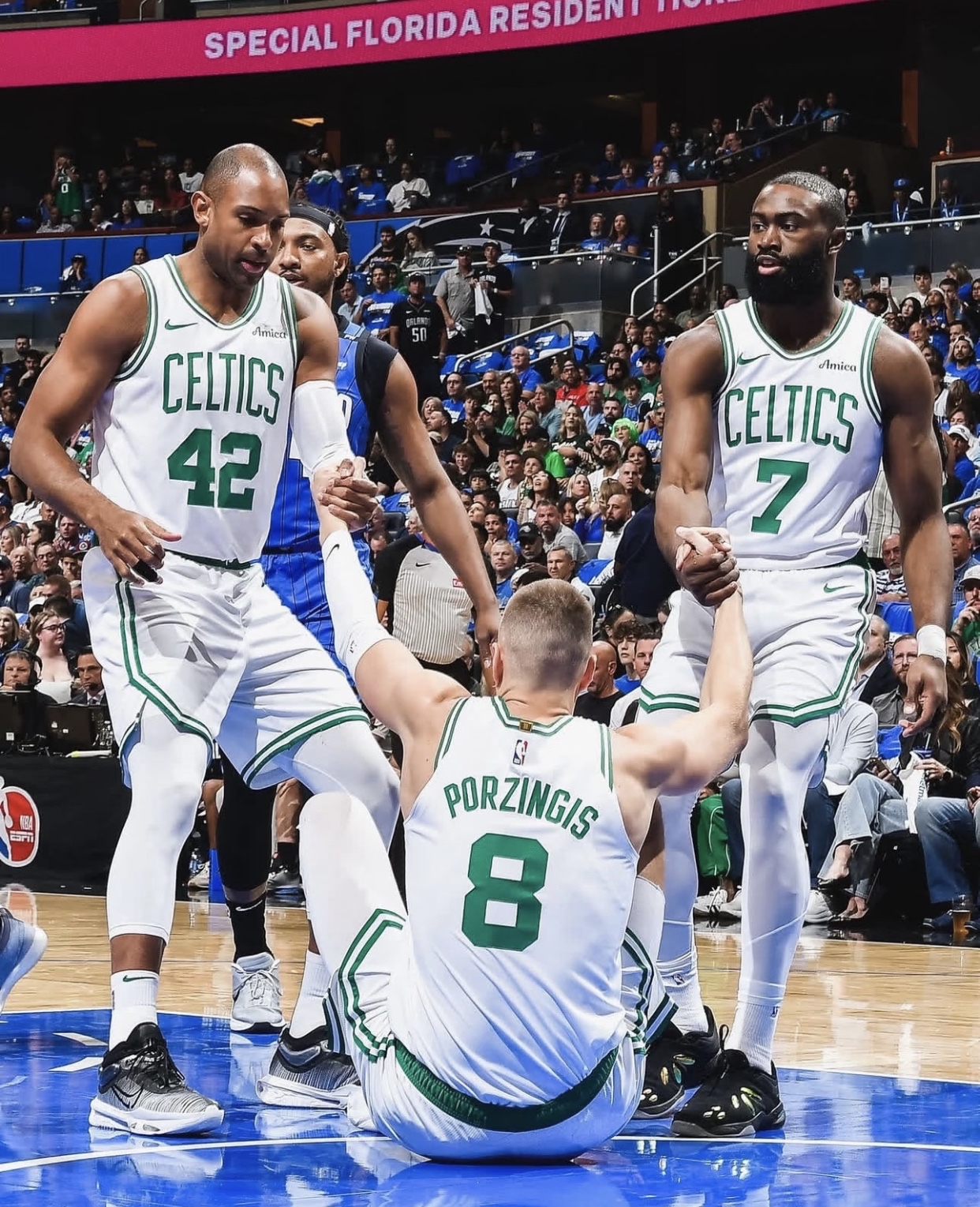 开云-篮网鏖战凯尔特人，麦科勒姆统治全场