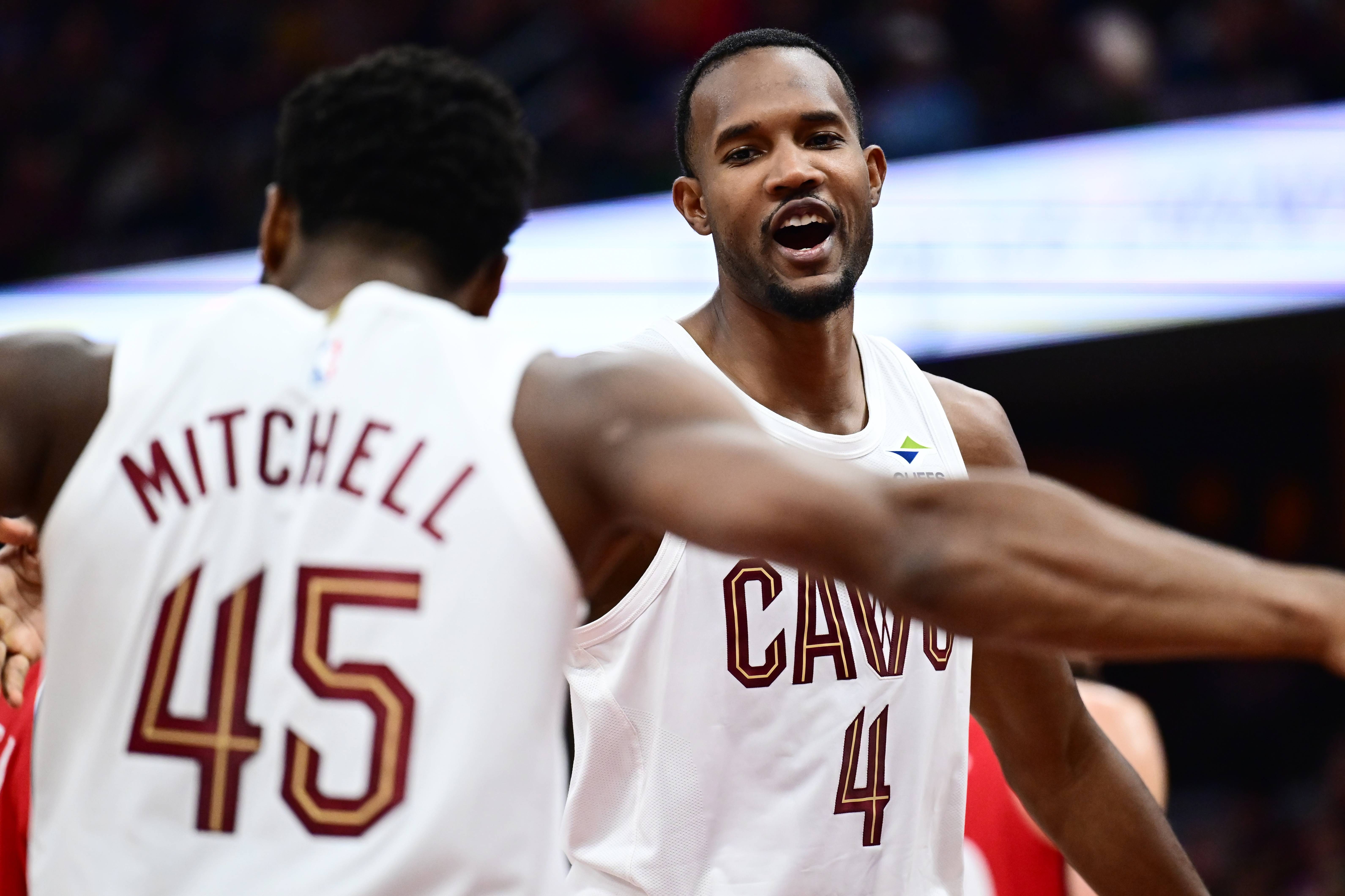 开云体育入口-雷霆轻取独行侠，乔治点燃赛场